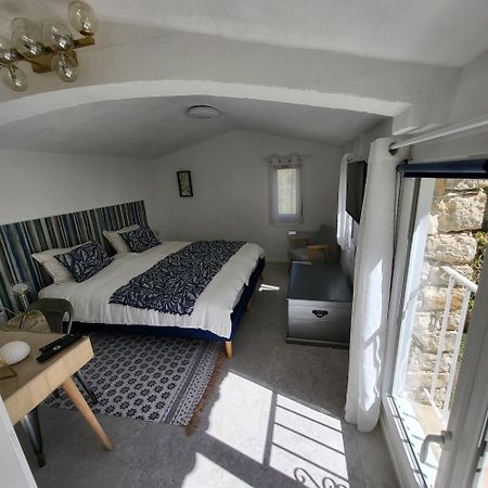 Les Pierres De Cezaire Hotell Saint-Cézaire-sur-Siagne Exteriör bild