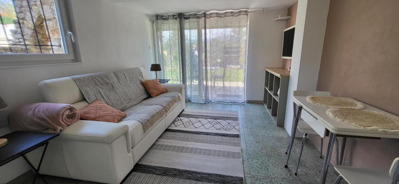 Les Pierres De Cezaire Hotell Saint-Cézaire-sur-Siagne Exteriör bild