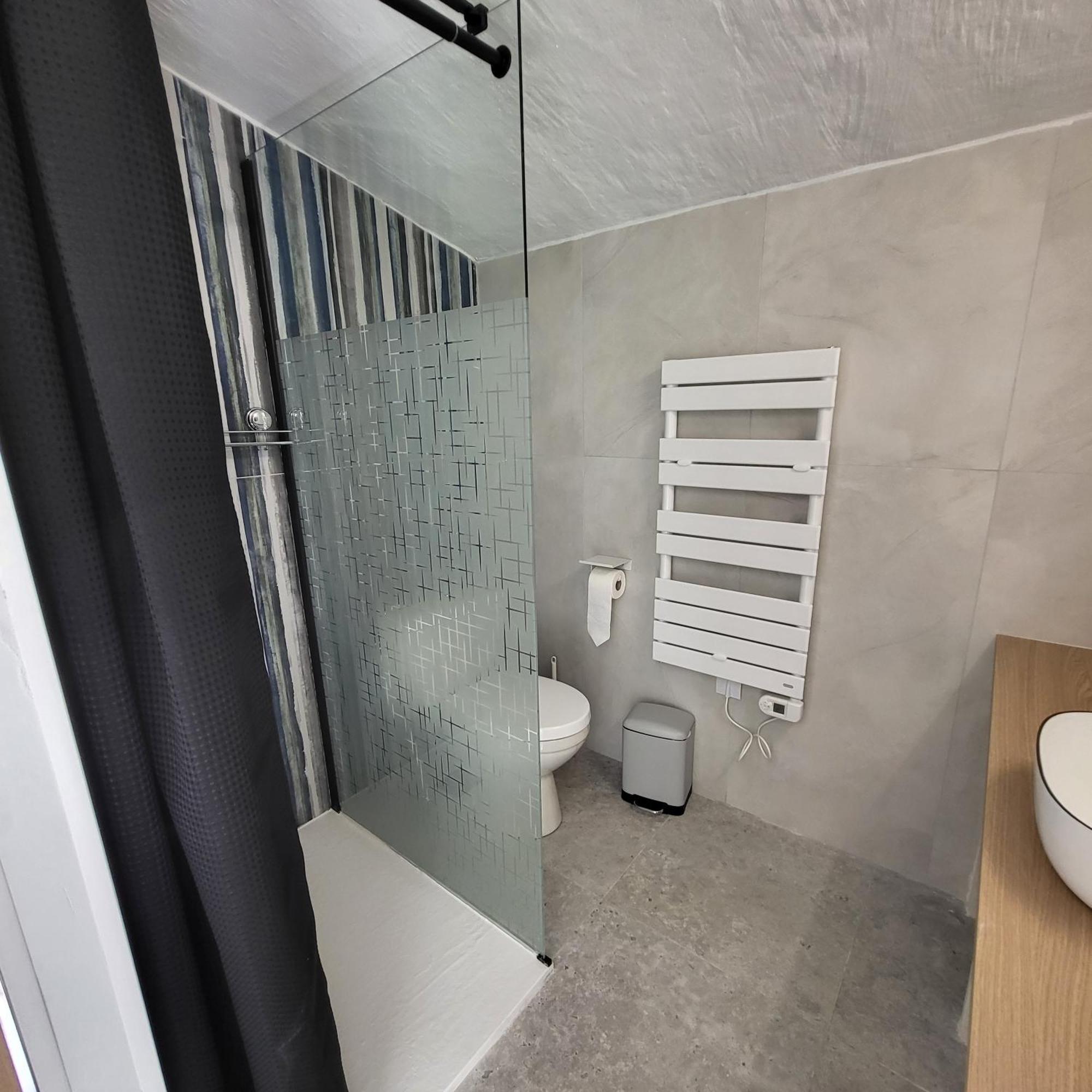Les Pierres De Cezaire Hotell Saint-Cézaire-sur-Siagne Exteriör bild