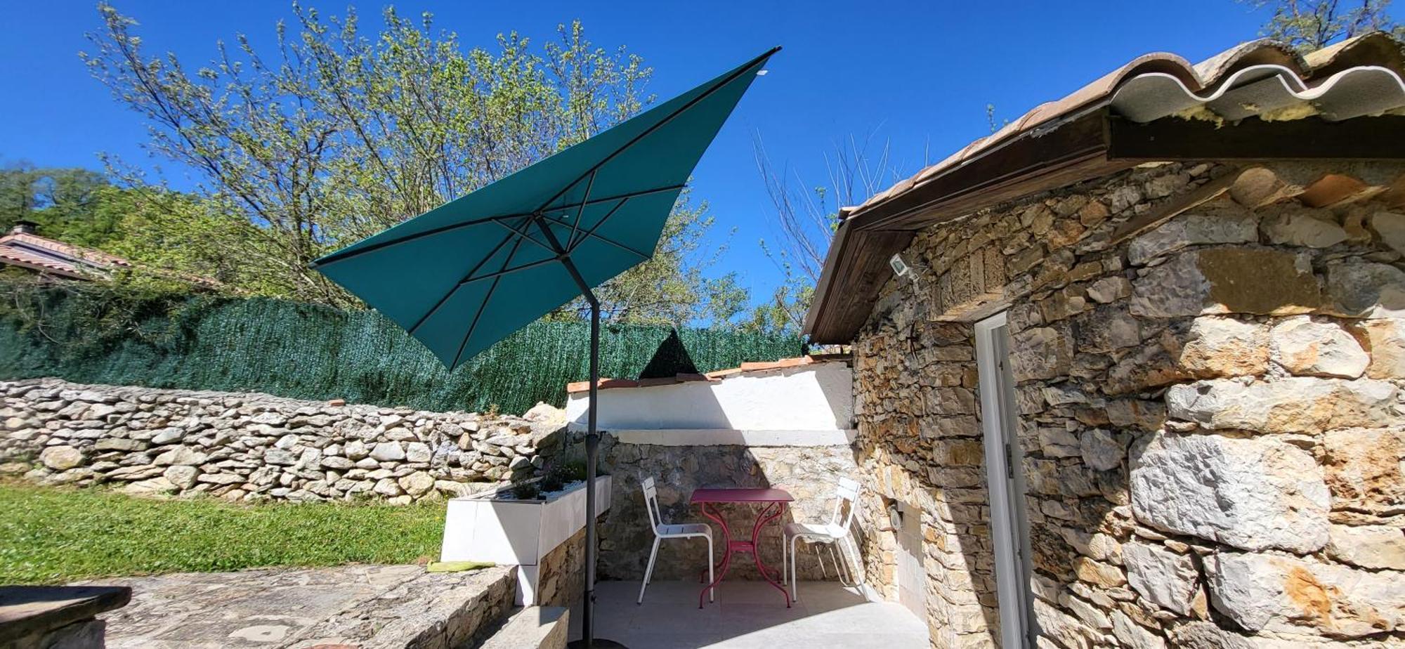 Les Pierres De Cezaire Hotell Saint-Cézaire-sur-Siagne Exteriör bild
