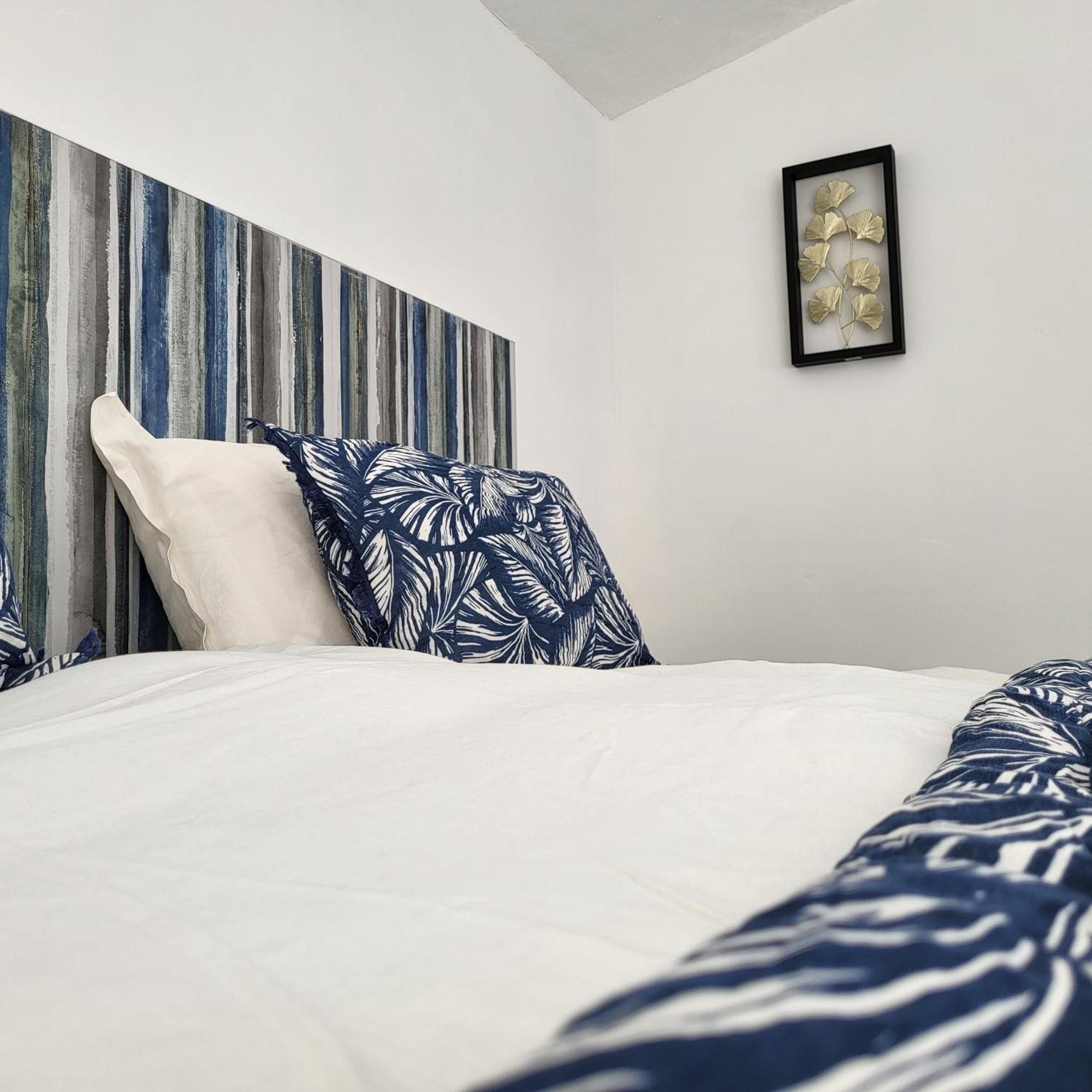 Les Pierres De Cezaire Hotell Saint-Cézaire-sur-Siagne Exteriör bild