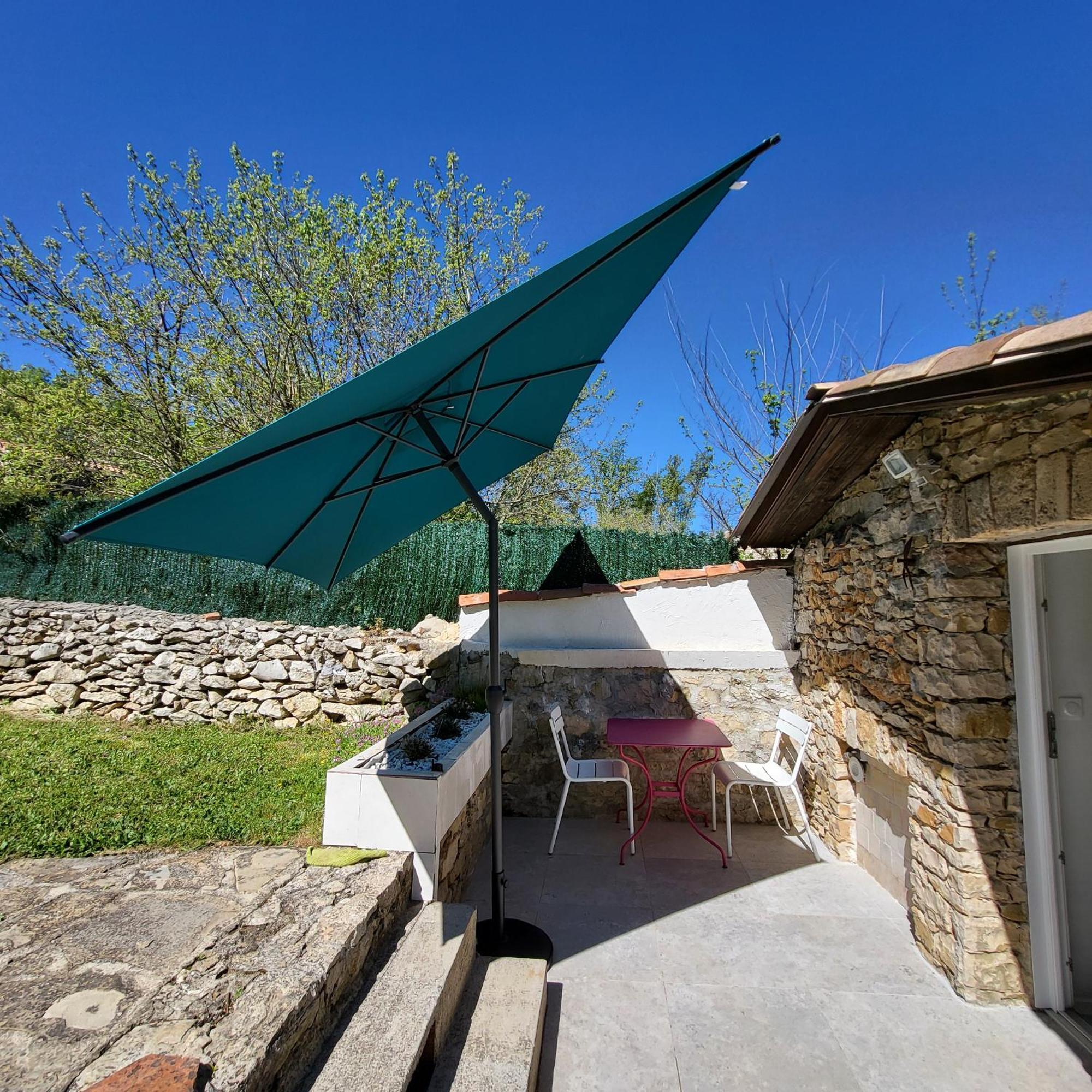 Les Pierres De Cezaire Hotell Saint-Cézaire-sur-Siagne Exteriör bild